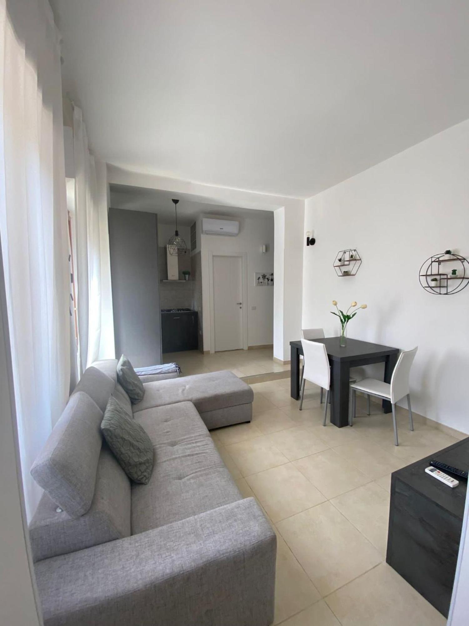 Civico 107 - Apartment With Private Parking Quartu Sant'Elena Exterior photo